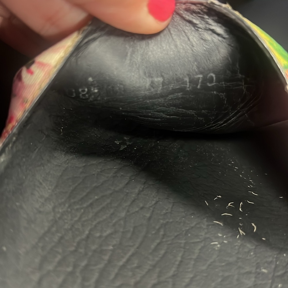 Authentic Gucci Bloom Slides - Picture 5 of 6